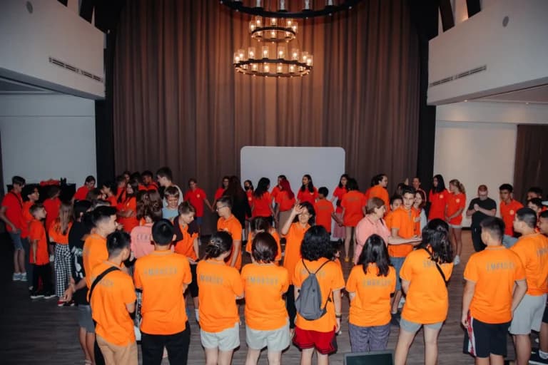 Daily ice-breaking sessions